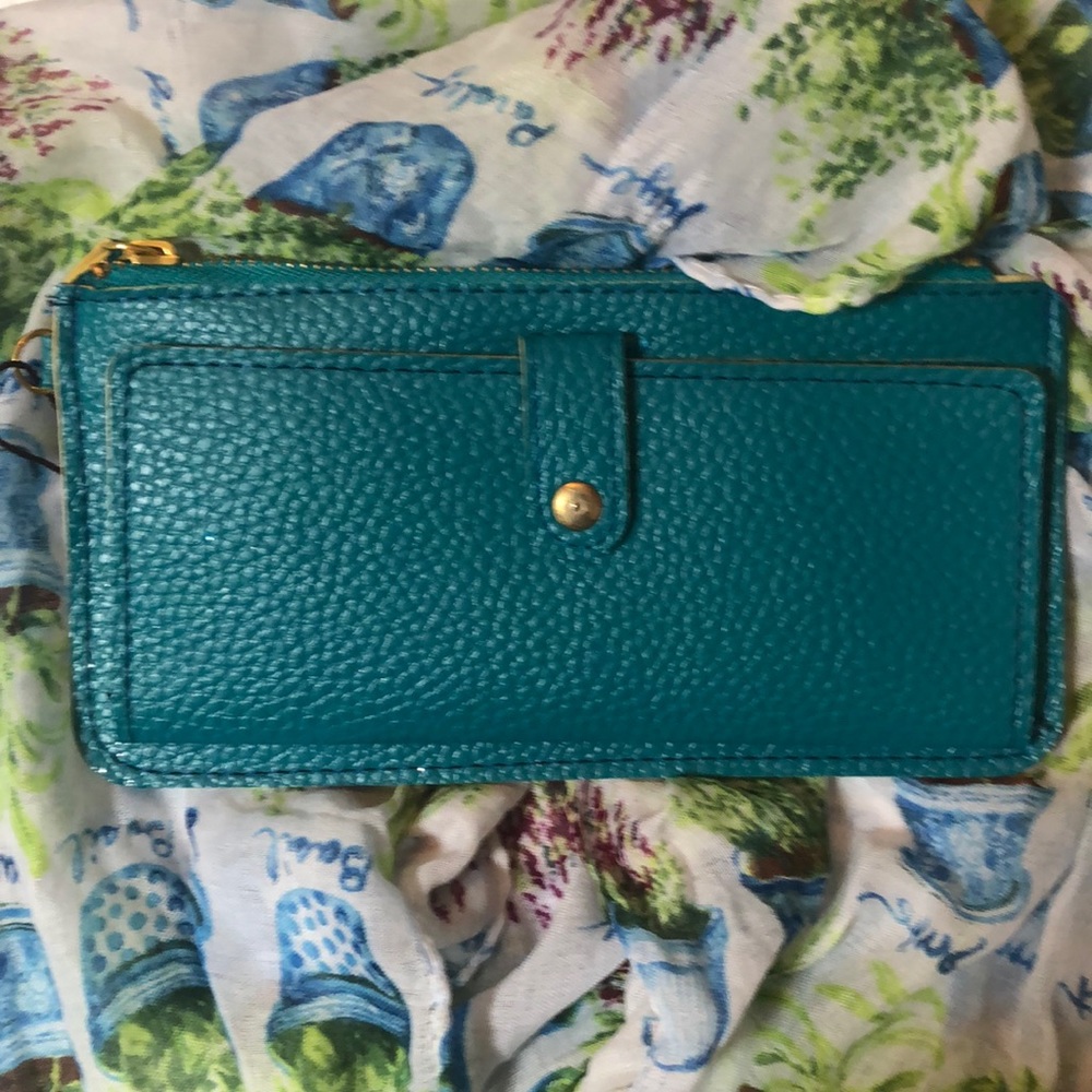 ❌❌SOLD ❌❌NWOT Very cute teal wallet